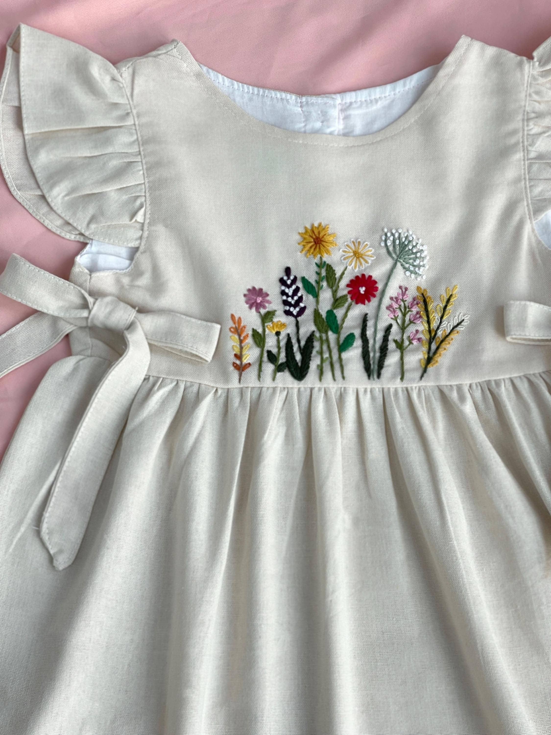 Hand Embroidered Wildflowers Linen Dress with Bow, Soft Linen Dress, Toddler Linen Dress, Custom Birthday Dress, Ribbon Tie Dress for Girls