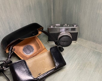 Minolta AL- F camera with 38mm lens