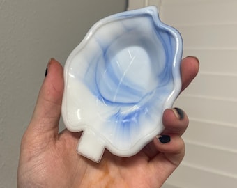 Vintage Akro Agate blue and white Leaf ashray/trinket dish