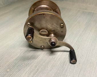 Vintage Red Fishing Reel CLIPPER Compac Model No. 36 Silver Metal 1960s 