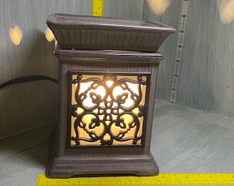 Vintage “Jane ” Discontinued Full-Size Scentsy Warmer
