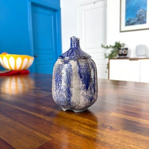 Vase violet raku tiré par Alice HALE