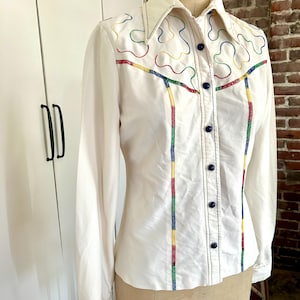 70s Ivory White Cream Western Shirt Blouse Rainbow Embroidery Vintage women’s medium retro pointy collar seventies 1970s ladies cowboy rodeo