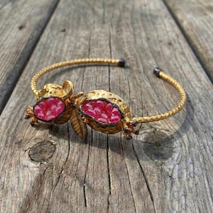 Gold Pomegranate Bracelet – Textured Wire with Leaves, Black Rhodium Detail