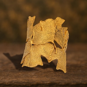 Ginkgo Leaf Gold Cuff Bracelet - Nature-Inspired, Chunky Adjustable Bangle, Fashionable and Trending Jewelry