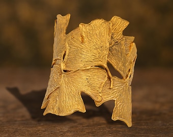Ginkgo Leaf Gold Cuff Bracelet - Nature-Inspired, Chunky Adjustable Bangle, Fashionable and Trending Jewelry