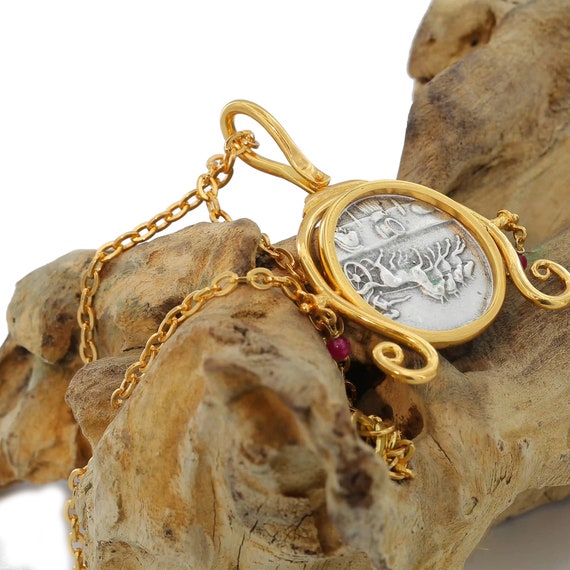 Popular 2024 coin necklaces