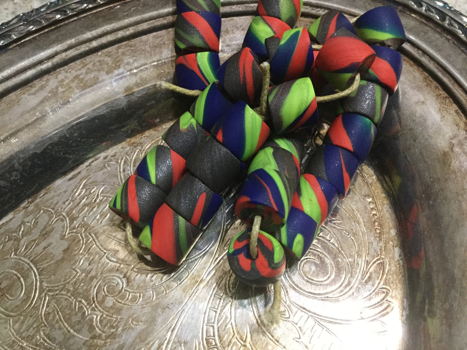 12 bemalt Bunting inspiriert Polymer Perlen | Etsy