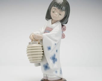 Lladro Geisha Oriental Lantern Girl Figurine #6231 Mint Condition 8"