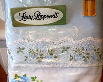 NOS Lady Pepperell Kissenbezüge Blau Blumenspitze No-Iron Percale 2er Set NEU