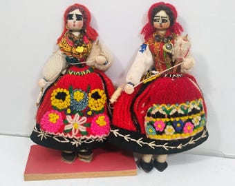 Vtg Pair of Porguguese Yarn Dolls Viana de Castelo Two Women Knitting 5.5"