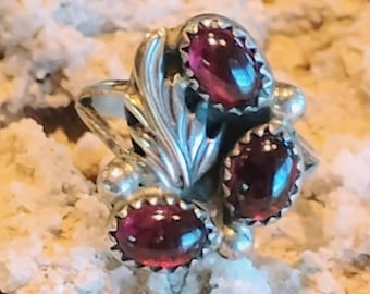 Vtg Navajo Sterling Silver Leaf Design Ring Set w/3 Red Garnets Size 6.5