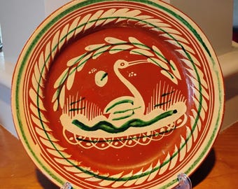 Piatto vintage messicano Bandera Tlaquepaque da 10 pollici con uccello airone in terracotta rossa