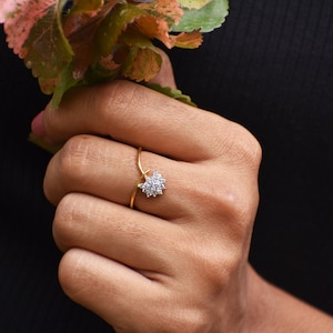 Natural Diamond Iconic Cluster Ring,  Cluster Ring in 14k Gold, 14k gold ring, Women Dainty Gold Ring Minimalist Tiny Cluster Ring For Her