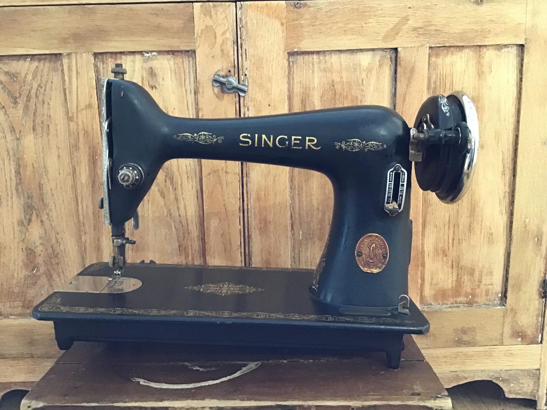 Old Singer Sewing Machine. 1940 USA - Etsy