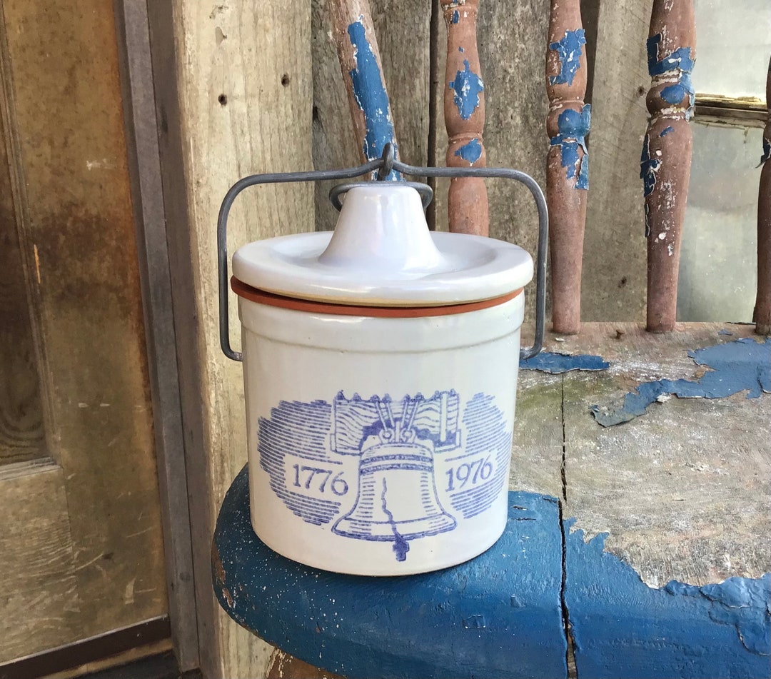 6 Assiettes à Dessert Porcelaine Liberty Bell 1776 - Décor Cloche Bleue, Occasion Excellent état !