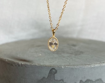 Cremation Ashes Jewelry Gold Necklace, Memorial Ashes Jewelry, Floating Solitaire with Chain, Ashes Jewelry, Meaningful Family Member Gift
