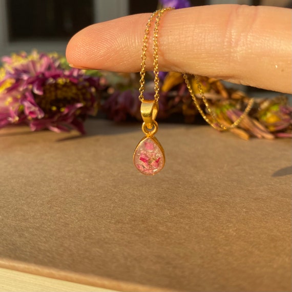 Funeral flower memorial jewelry store
