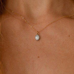 Cremation Ashes Gold Necklace, Pet Memorial Jewelry, Gemstone Ashes Keepsake, Natural Floating Solitaire with Chain, Meaningful Family Gift