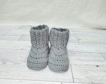 Crocheted Baby Booties: Unisex Newborn Gift with Flexible Soles