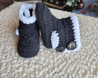 Crocheted Baby Boy Boots: Hypoallergenic Acrylic Booties with Velvet Trim