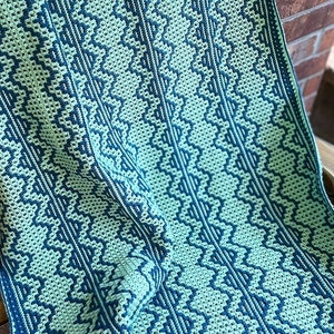 WAFFLE STRAND mosaic overlay crochet pattern