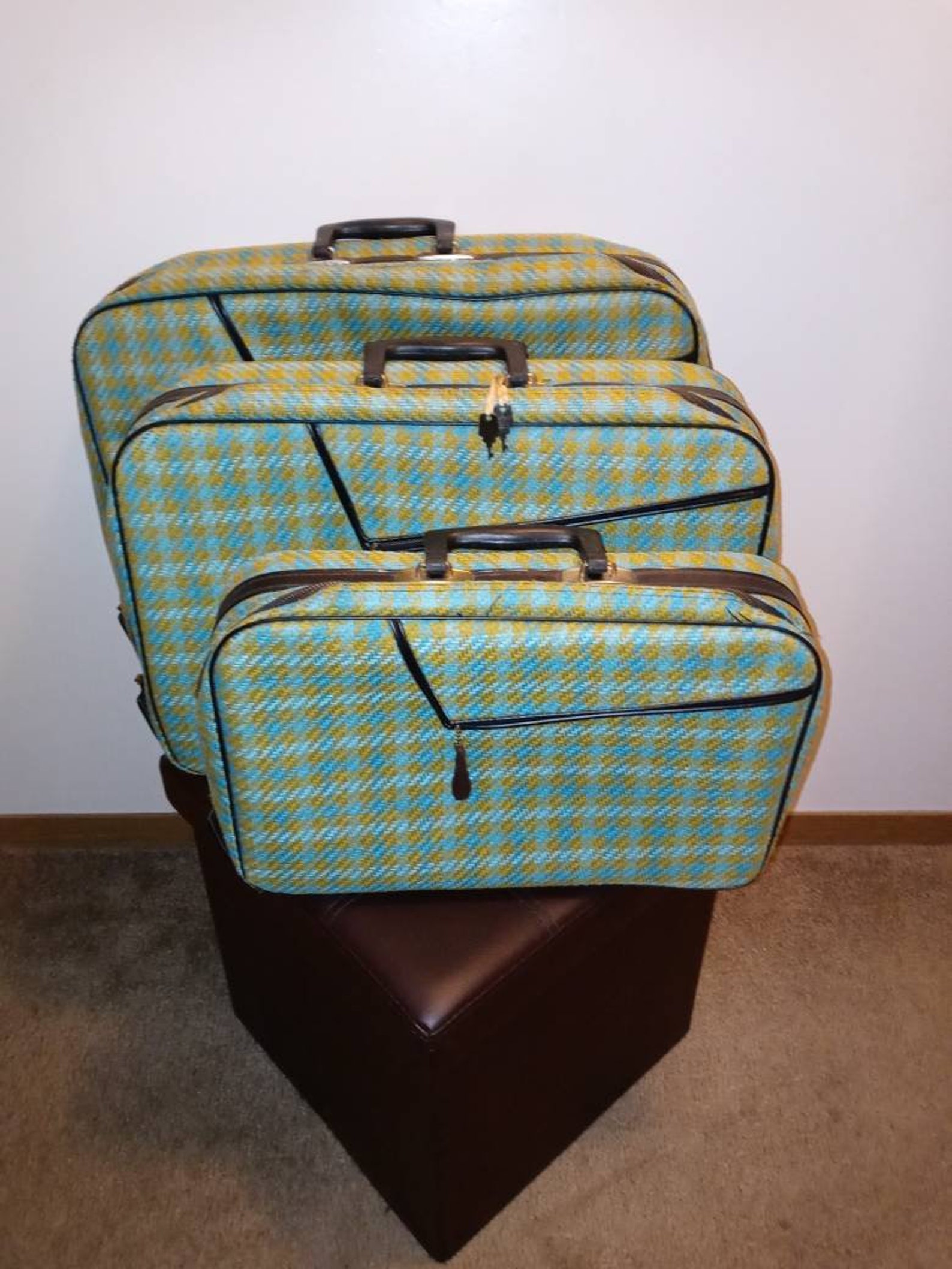 1950's A.D. Sutton and Sons 3 piece plaid luggage lockable | Etsy