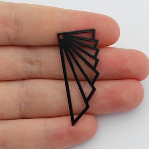 Black Plated Steel Earring Charm, Geometric Fan Shaped Charm, Triangle Charm Pendant, Earring Connector, Earrings Findings P-1491