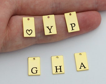 24K glanzende vergulde eerste tag charme, rechthoekige alfabet hanger, letter charme, gepersonaliseerde sieraden, vergulde sieraden maken van benodigdheden
