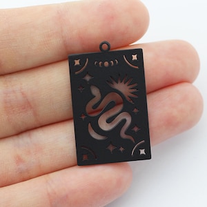 Charme de cartão de cobra preta, pingente de pingente de lua fase de lua de cobra celestial, pingente de cartão de tarô, brinco de aço encantos acessórios de joias P-2234