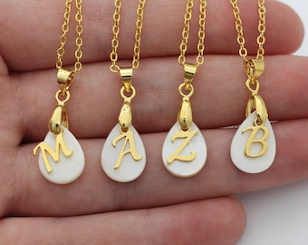 Ciondolo per collana con lettera iniziale placcato oro 24k, ciondolo con alfabeto in oro, lettera in madreperla, gioielli minimalisti, gioielli personalizzati personalizzati