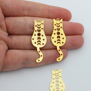 24K ゴールド メッキ 猫チャーム、月の上の猫チャーム ペンダント