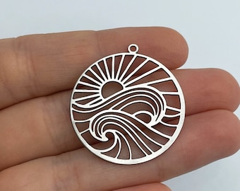 2pcs Charme solaire rond en acier inoxydable, Pendentif soleil en acier, Résultats de boucles d’oreilles, Connecteurs en acier, Fournitures de fabrication de bijoux découpés au laser STL-3542