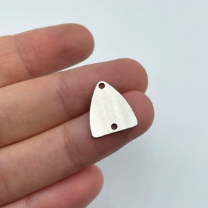 6 st. triangelformade örhängen i rostfritt stål, geometrisk triangelformad örhänge med 2 hål, laserskurna smyckestillbehör STL-3115