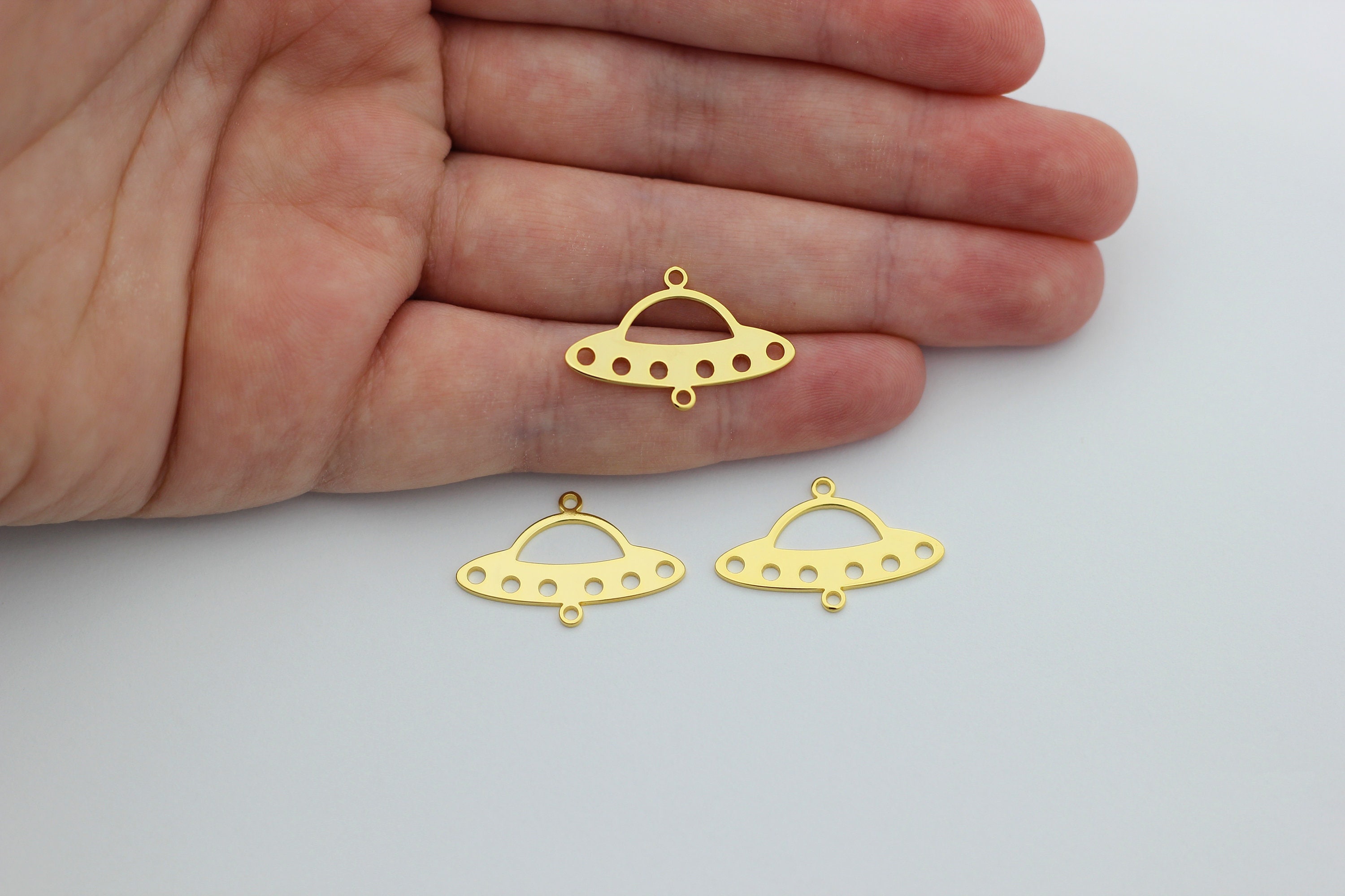 16x25mm Gold Spaceship Charm, UFO Alien Charms, 24k Gold Plated Jewelry ...