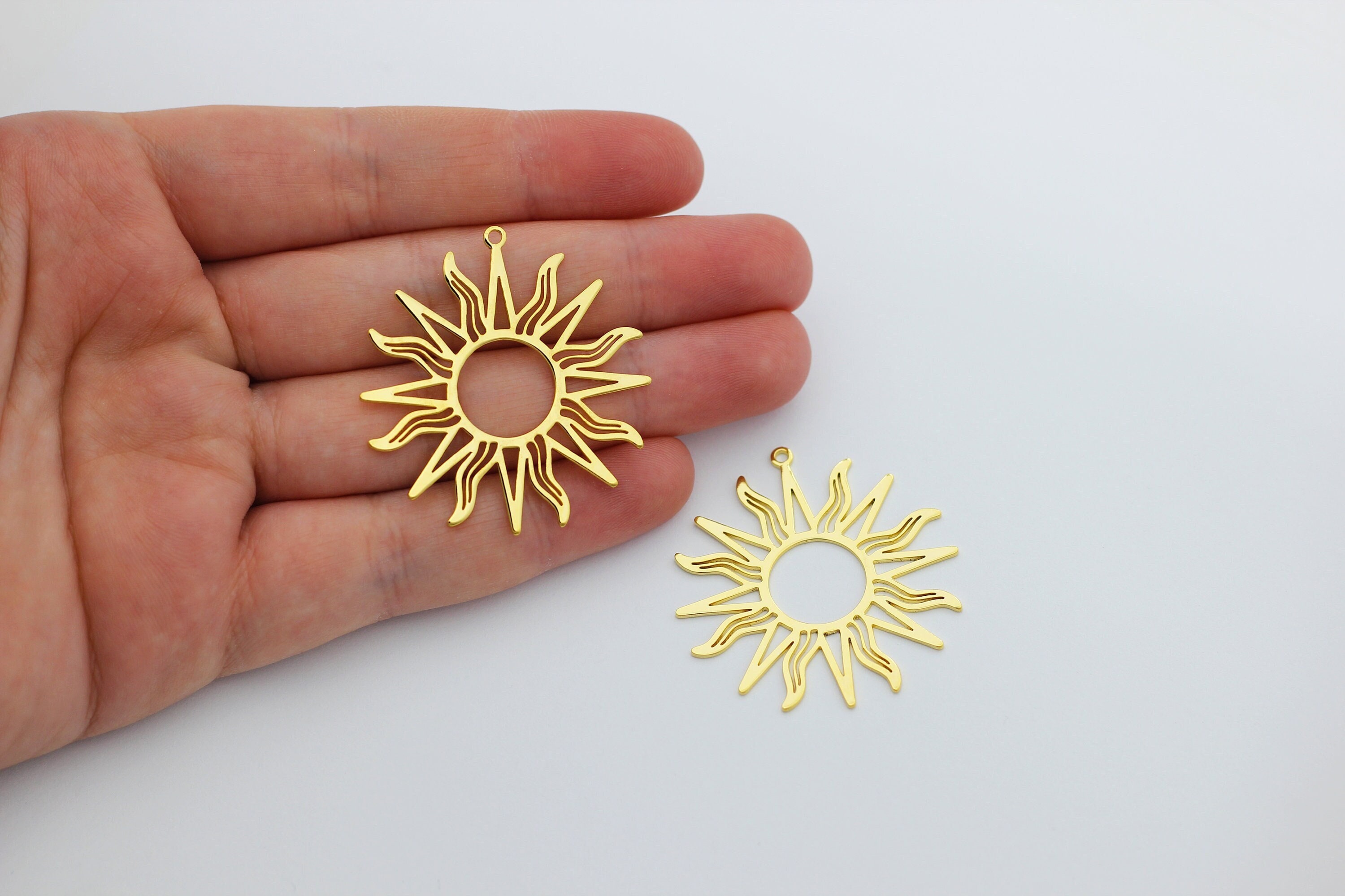 太陽のブローチ - Etsy 日本