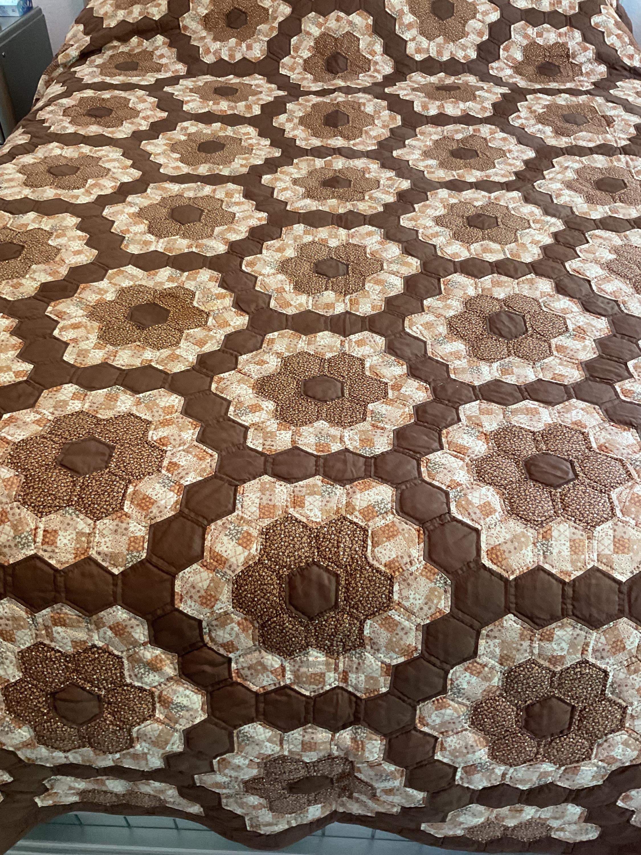 HexagonFlowers Hand-quilted King or Queen Size Quilt