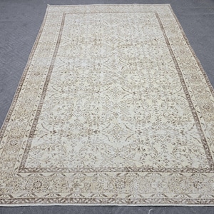 6.6&#39; x 9.4&#39; Vintage Turkish Rug, Neutral Area Rug, Vintage Muted Rug, Cream Oversized Rug, Large Bedroom Rug
