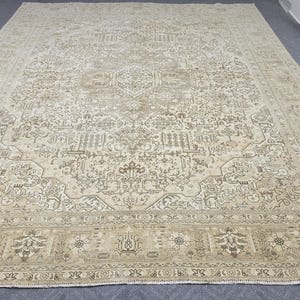 9.6&#39; x 12.5&#39; Neutral Turkish Rug, Oversized Area Rug, Muted Vintage Rug, Faded Oushak Rug, Large Hand Made Rug, Neutral Turkish Rug