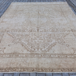9.5&#39;x12.7&#39; Neutral Vintage Rug, Muted Wool Rug, Extra Large Rug, Oversized Turkish Rug, Faded Area Rug, Cream And Brown Rug