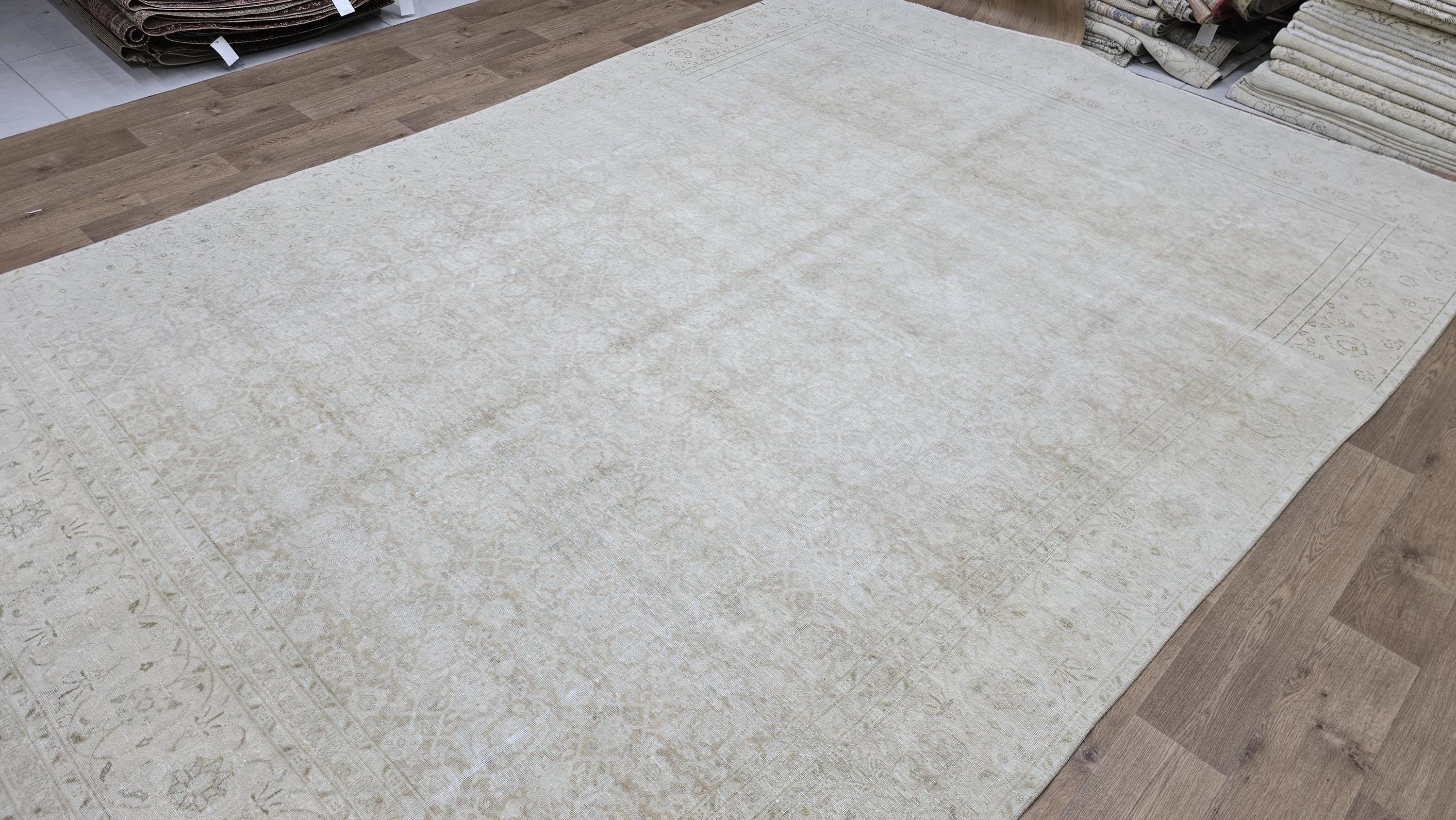 大型ヴィンテージトルコ製ウシャクラグ：8.8フィート×12.9フィートの