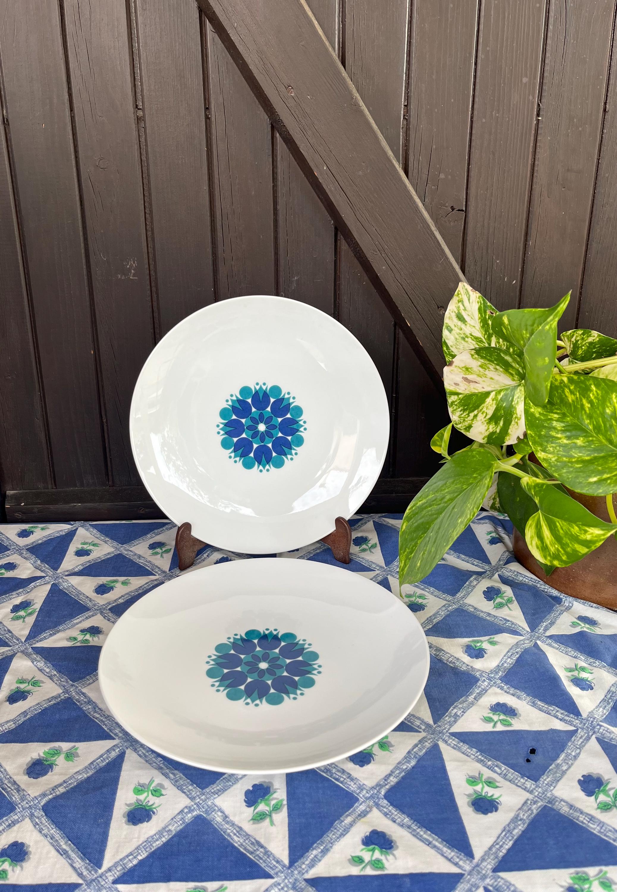Vintage Thomas Germany Pinwheel Dinner Plates: Mid Century Retro