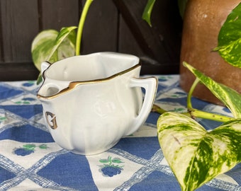 Saucière Pilivuyt avec séparateur de graisse. Porcelaine Française Deux Poignées, Deux Becs. Maigre, Gras. Dîner et servir. Cuisine et salle à manger