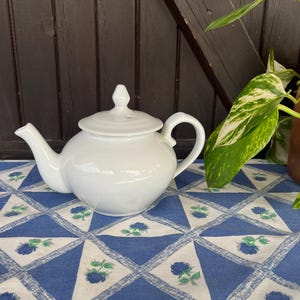 Vintage Apilco Porcelain Teapot: French Tea for Two