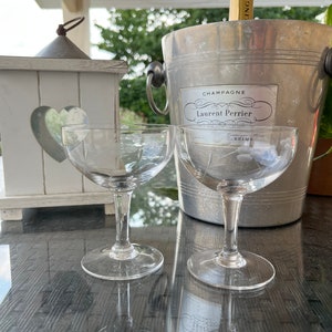 Taças de champanhe vintage gravadas - Conjunto de utensílios para bar dos anos 1960