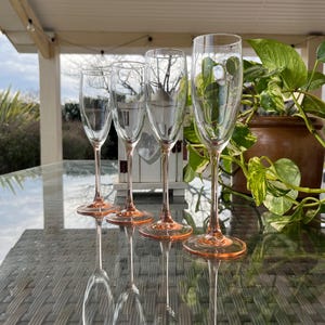 Four French Luminarc Champagne Flutes. 1980’s Pink Blush Stem Champagne, Prosecco Glasses. French Drinkware and Barware. Gift Idea.