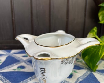 Saucière en porcelaine française avec séparateur de graisse. Oiseau oriental design Deux anses, deux becs. Maigre, Gras. Arts de la table français