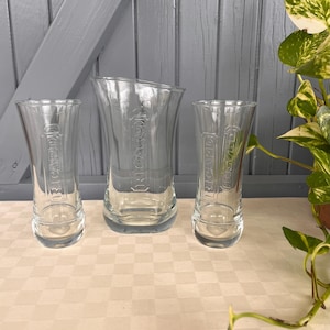 Vintage Ricard märkesvaruvattenkaraff och glasset, ikoniskt franskt barredskap