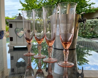Vintage Rosa Champagner Flöten. Vier Champagner Cocktail Gläser. Barzubehör. Trinkgeschirr. Glaswaren. Hochzeit Toast Gläser. Geschenk Idee.