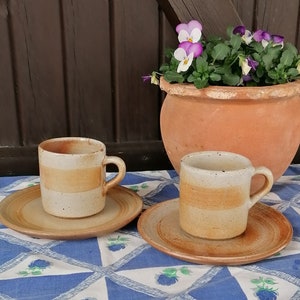 Vintage franska stengods espressokoppar och fat: Spräckligt Grès du Marais-set